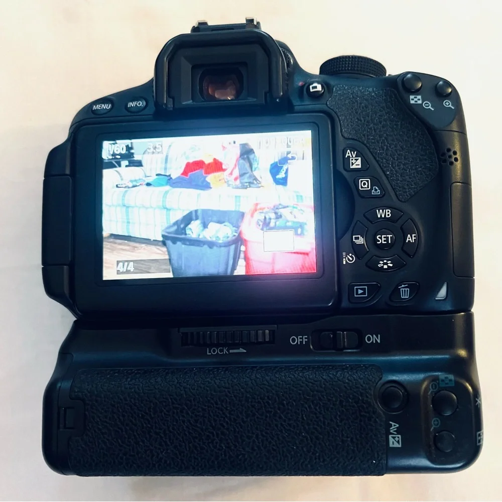 Canon EOS T5i 18.0MP DSLR Digital Camara Near Mint Conditions Great Working